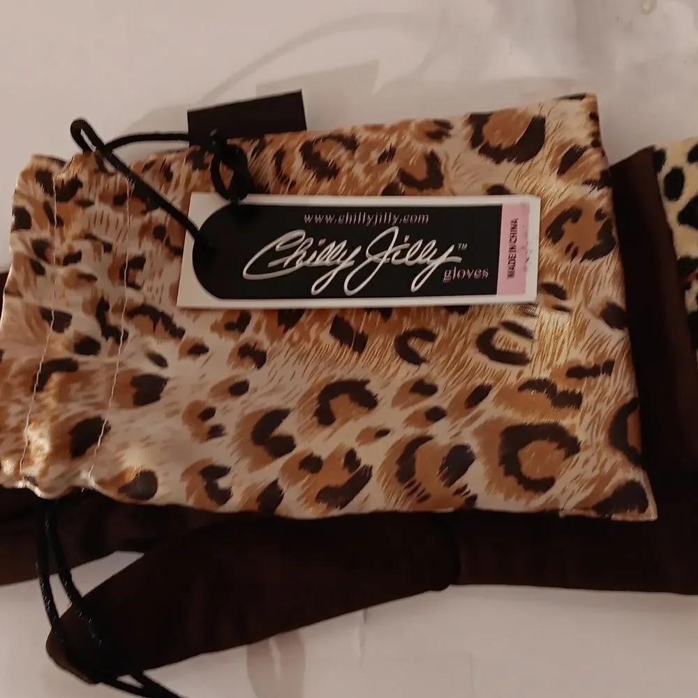NWT Chilly Jilly Gloves Mobwife